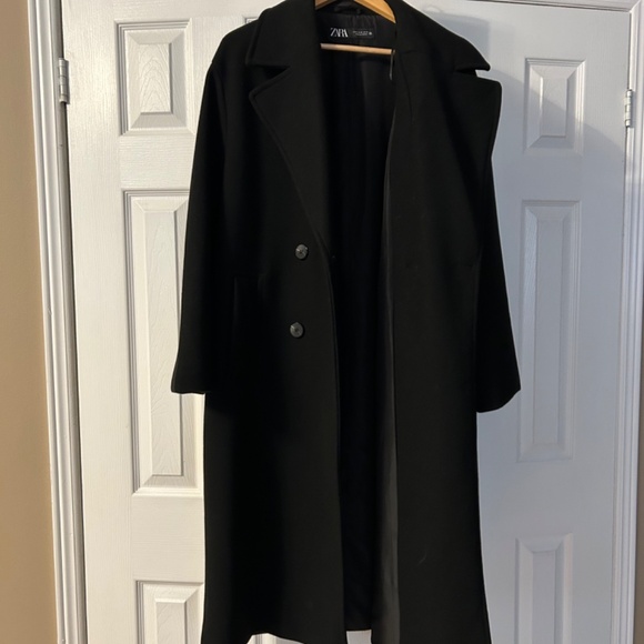 Versatile Black Dressy Coat – Mid-Calf Length, Barely Worn - Picture 4 of 5